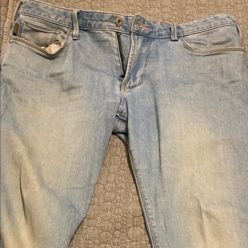This pair/slim fit Straight Cotton J06 Emporio Armani Jeans. Waiste33R Length32.